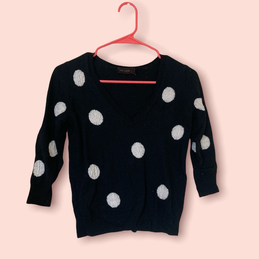 Dot V neck long sleeve shirt